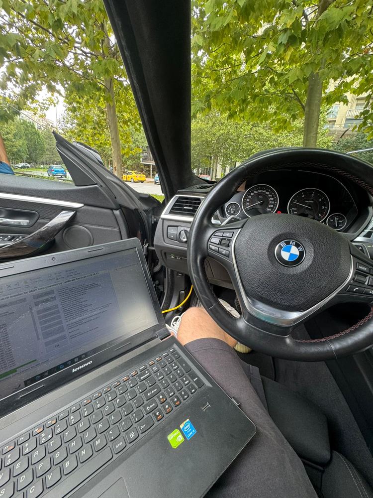 BMW Seria 4 F36 cu Apple CarPlay activat — poză 1